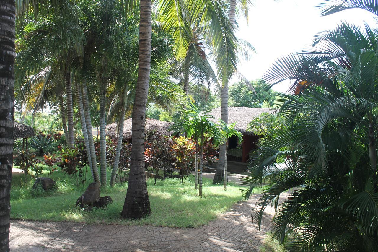 Hotel De La Baie Antsiranana Buitenkant foto